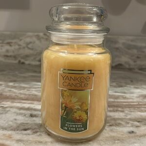Yankee Candle Flowers in the Sun Yellow Candle